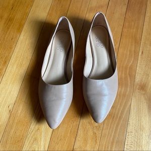 Nude Flats